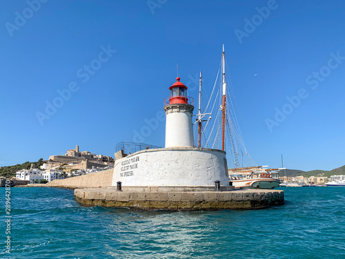 Leuchtturm am Hafen von Ibiza