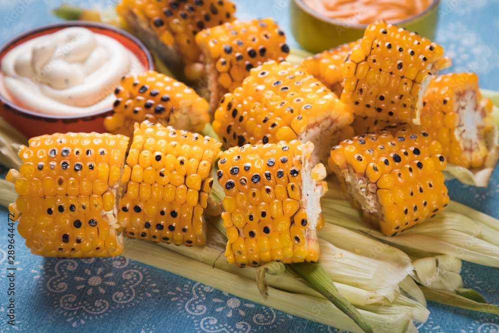 Grilled sweet corn slices Grilled sweet corn slices