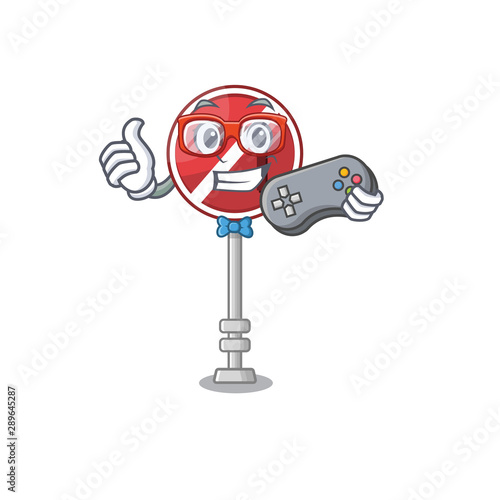 Gamer no left turn with cartoon shape