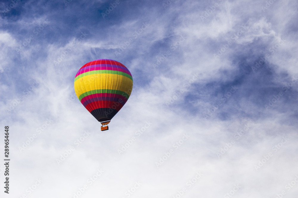 Fototapeta premium Viaje en globo aerostático