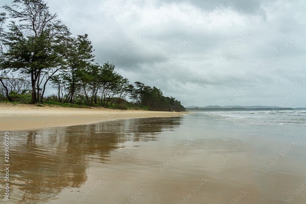 South Goa - View to endless Cavelossim beach / India