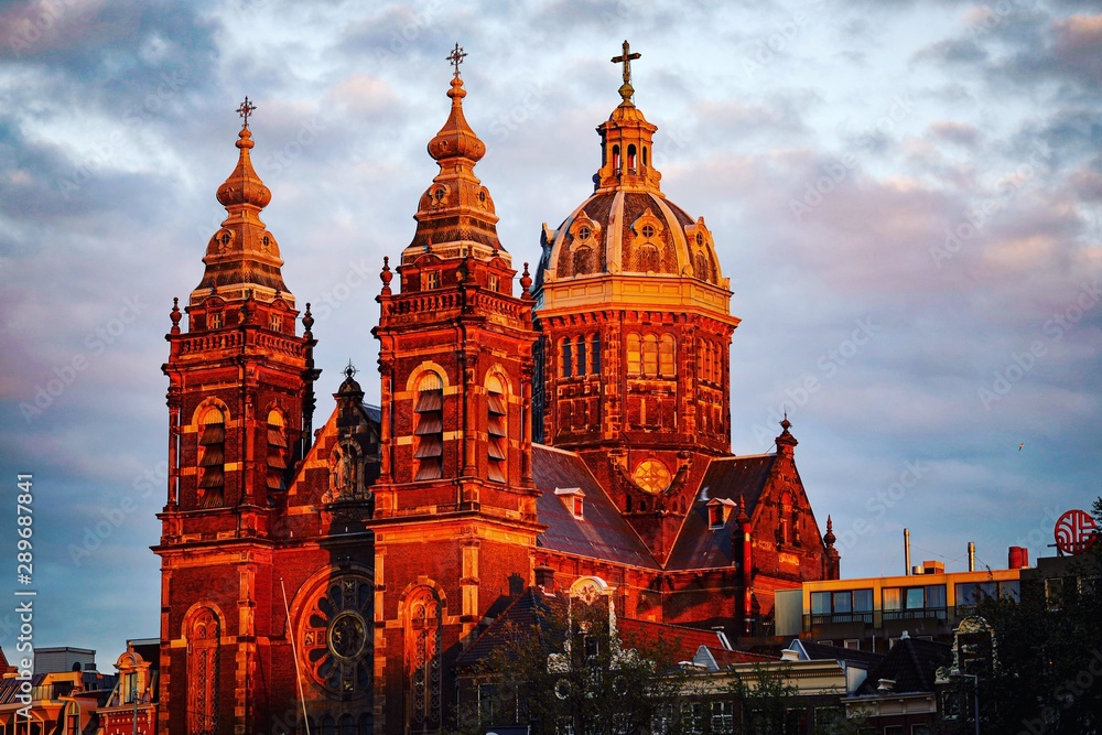 Fototapeta premium St. Nicholas Basilica Amsterdam