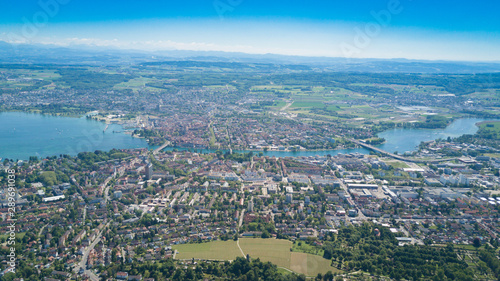 Panorama über Konstanz am Bodensee mit Sicht auf die Alpen © Weitsicht