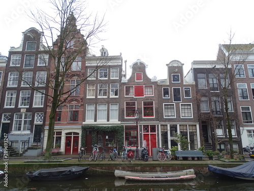 casas tipicas junto a canal amsterdam  holanda paises bajos  photo