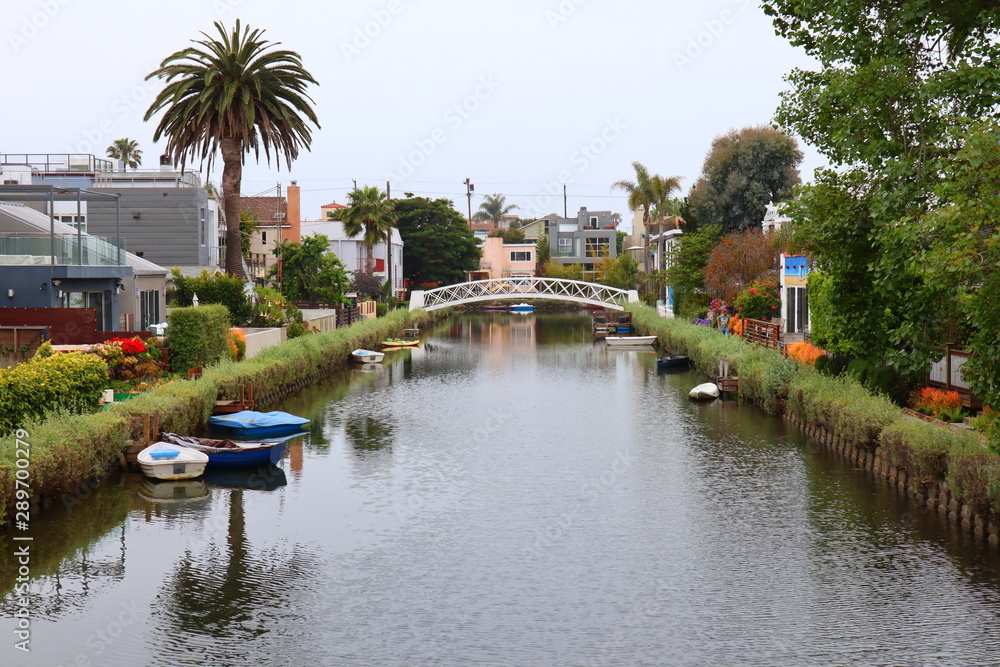 Φωτογραφία VENICE CANALS, the Historic District in the Venice Beach, California