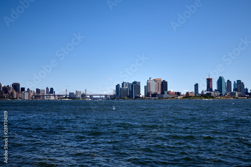 Photo of the east river © Alberto