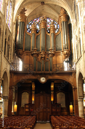 Pipe organ of the church of St. Séverin in Paris
