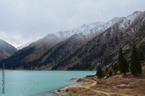 Fototapeta Naklejka Na Ścianę i Meble -  Big Almaty Lake Kazakhstan Lac