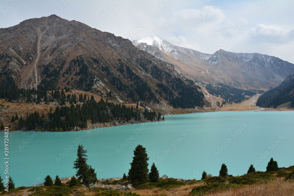 Big Almaty Lake Kazakhstan Lac