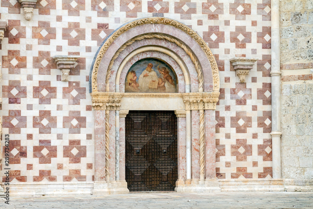 Fototapeta premium Basilica di Santa Maria di Collemaggio, L'Aquila (Abruzzo)