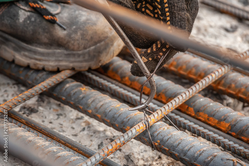 Builder crochets reinforcement
