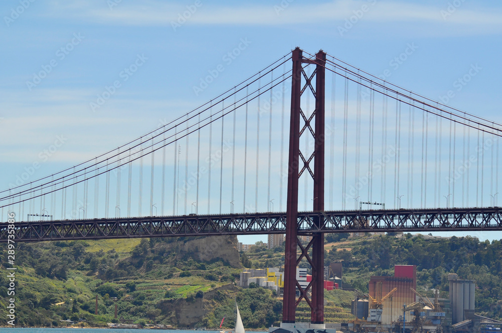 Obraz premium Ponte 25 de Abril bridge on Tajo river, Lisbon, Portugal