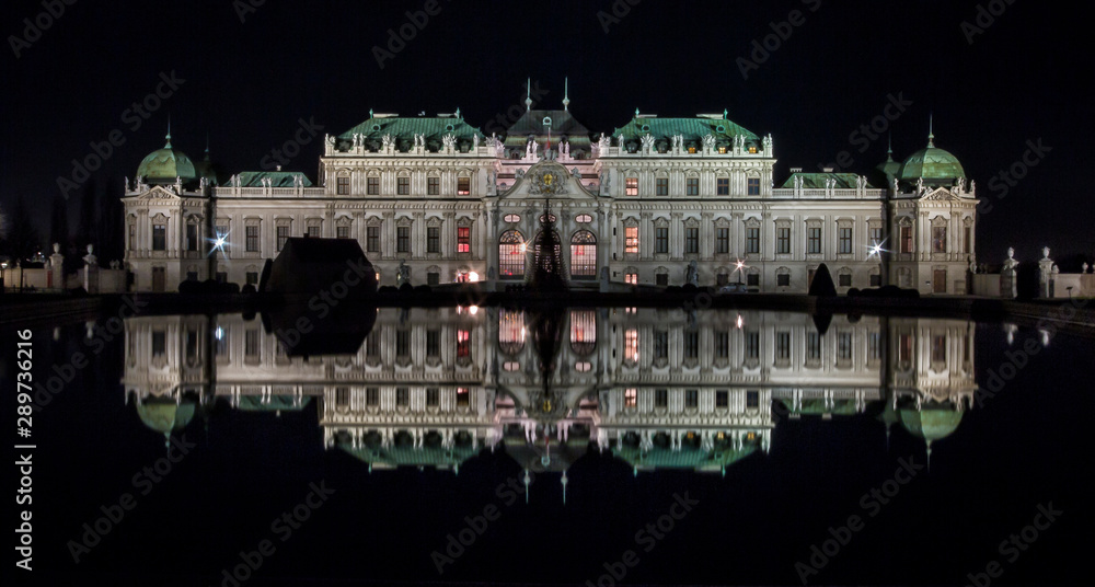 oberes Belvedere Spiegelung Nachtaufnahme Wasser oberes Belvedere Spiegelung Nachtaufnahme Wasser