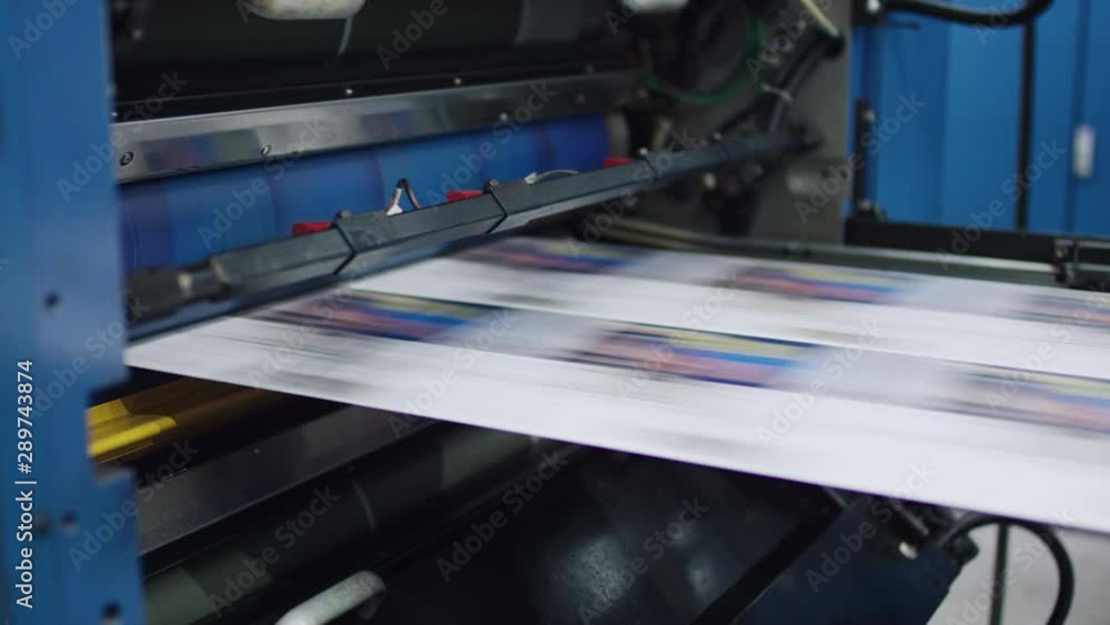 Super schnelles Fliessband - Super fast flowing ribbon 4K ProRes Footage Super schnelles Fliessband - Super fast flowing ribbon 4K ProRes Footage