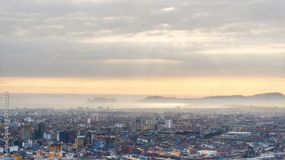 Atardecer en Lima desde el mirador panorámico