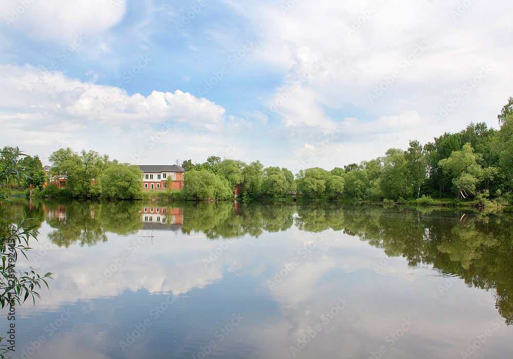 Obraz premium Pond. Ostafevo Park.