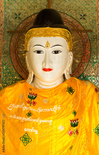 Buddha in der Shwedagon Pagode in Yangon