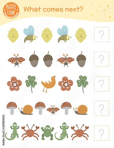 What comes next. Matching activity for preschool children with animals and insects. Funny woodland game for kids. Logical quiz worksheet. Continue the row..