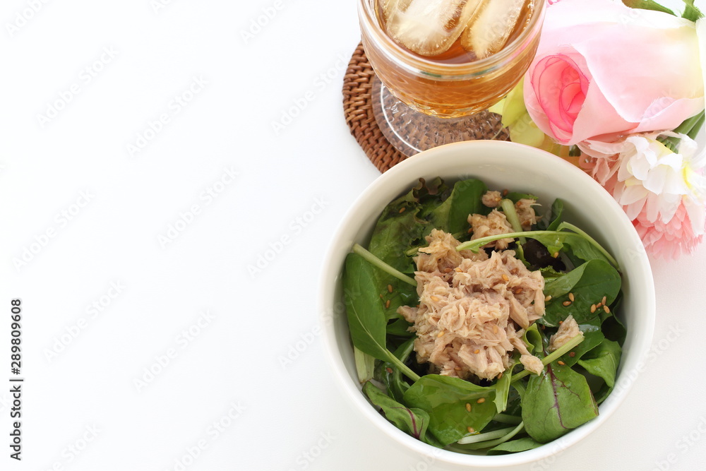 Canned food, tuna and spinach salad