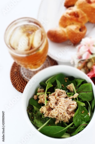 Canned food, tuna and spinach salad