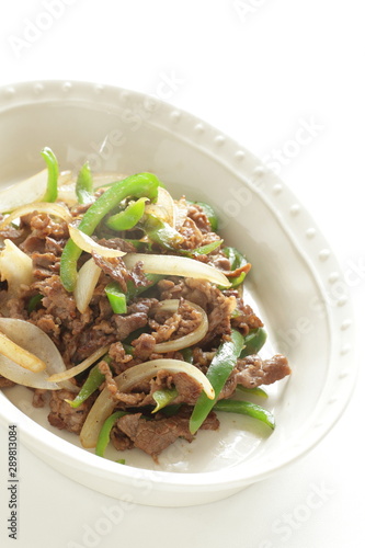 Chinese food, beef and onion stir fried 