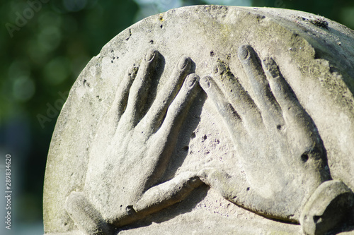 Die segnenden Hände (Kohanim) - Jüdischer Friedhof in Mülheim an der Ruhr photo