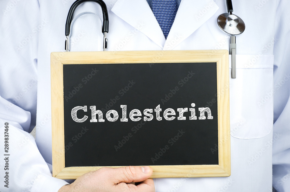 Cholesterol - Arzt mit Tafel Cholesterinspiegel Cholesterol - Arzt mit Tafel Cholesterinspiegel