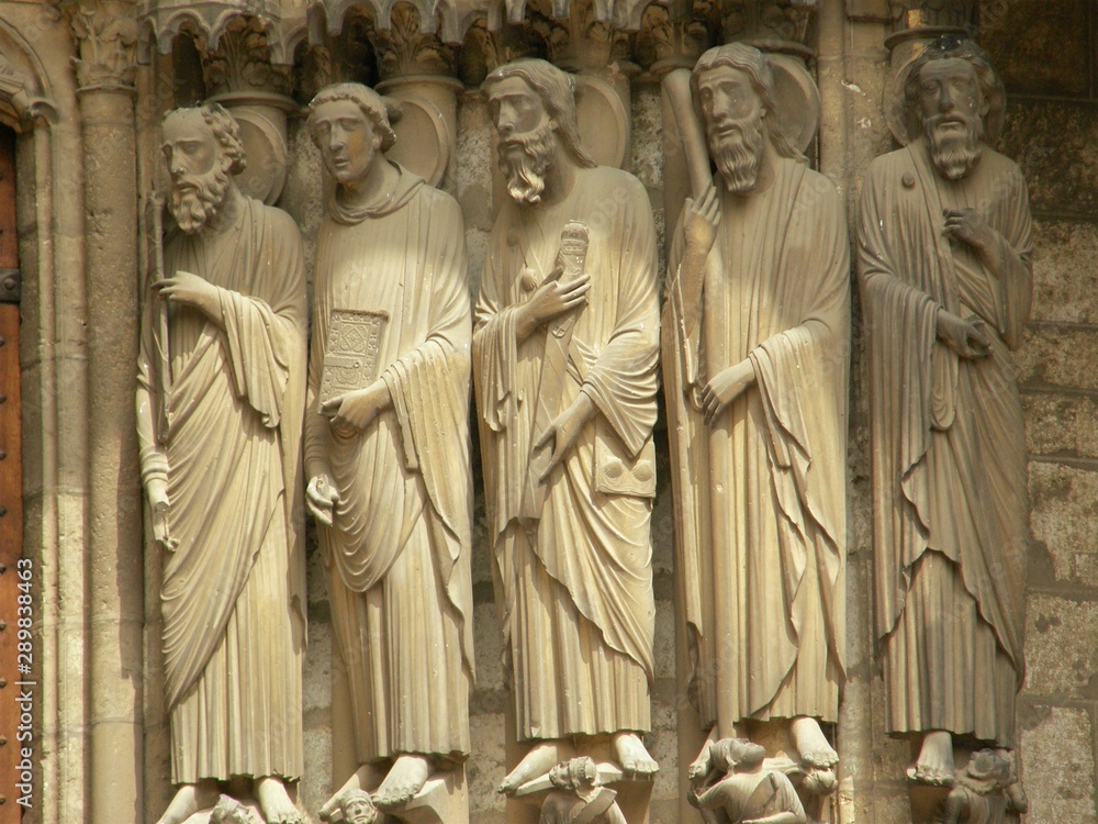 sculptures religieuses des Saints, France