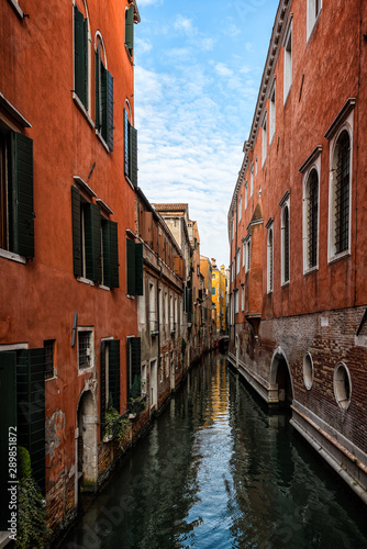 Kanal mit Häuserflucht in Venedig