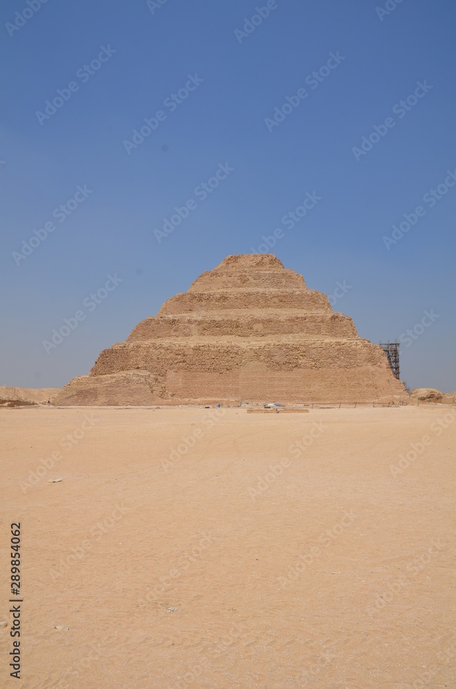 SAQQARAH PYRAMIDE A DEGRÉS DU PHARAON DJESER 2700 AV J.C EGYPTE SAQQARAH PYRAMIDE A DEGRÉS DU PHARAON DJESER 2700 AV J.C EGYPTE