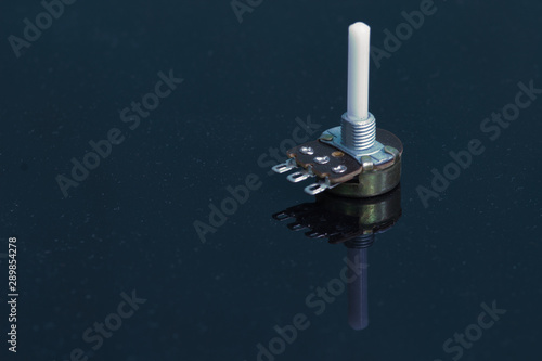 Εκτύπωση καμβά Reflection of  a rotary potentiometer