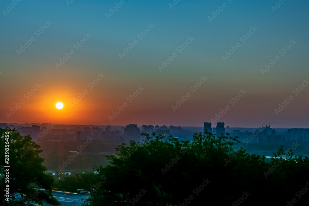 Fototapeta premium sunrise over city