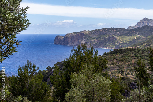 Aussicht auf die Landschaft im Tramuntana Gebirge im Norden von Mallorca
