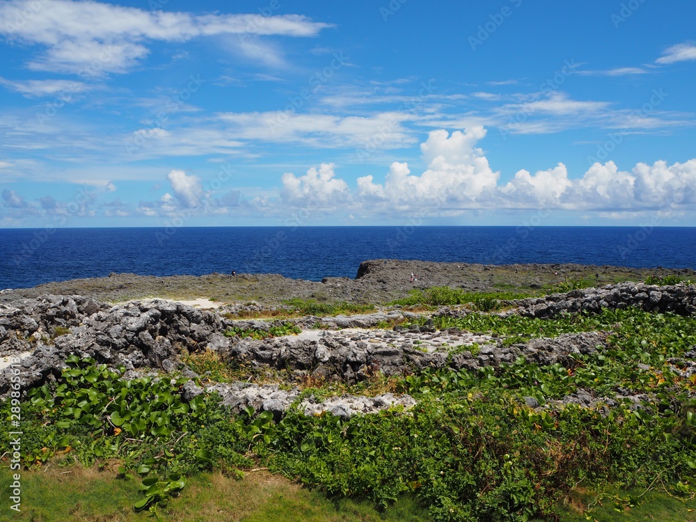 Fototapeta premium 波照間島最南端「高那崎」／“Takanazaki” in Hateruma Island. Hateruma Island is one of the Yaeyama Islands in Okinawa, and is the southernmost manned island in Japan.