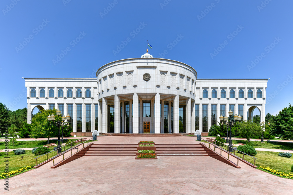 Naklejka premium Ok Saroy Presidential Palace - Tashkent, Uzbekistan