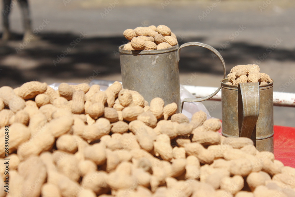 A bunch of peanut cacahuates comida