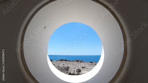 sea through port hole