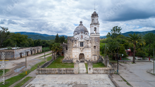 Iglesia mexicana del año 1700 en Guadalcazar photo