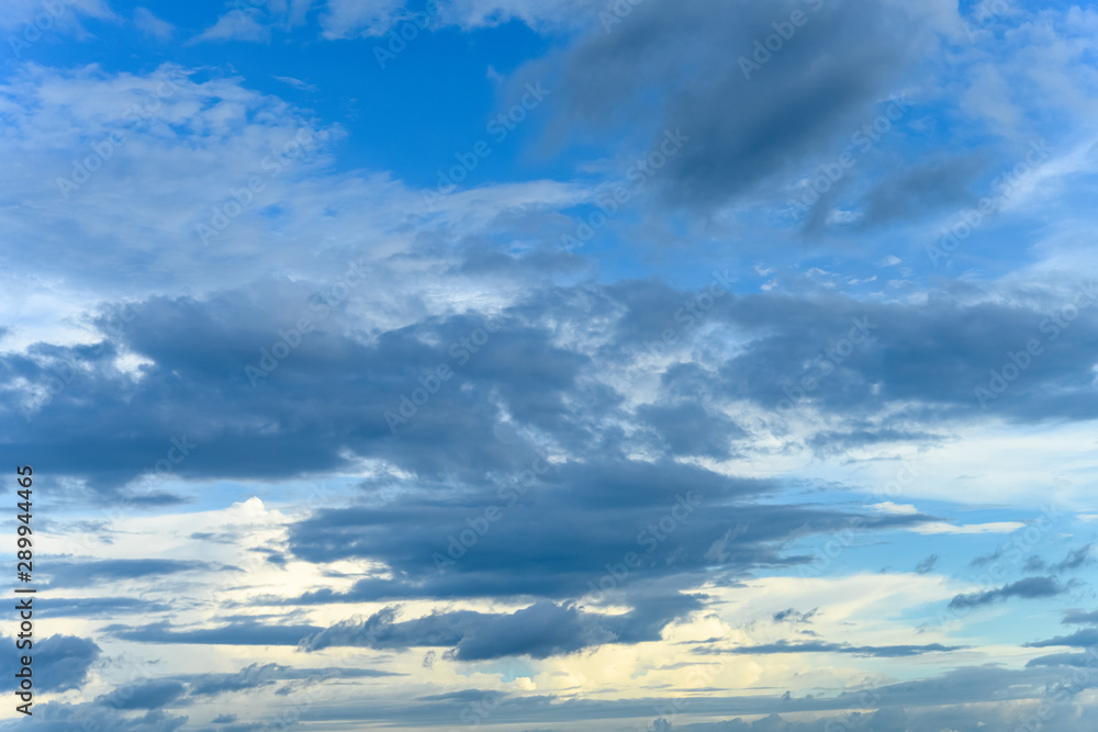 Obraz premium beautiful clouds with blue sky