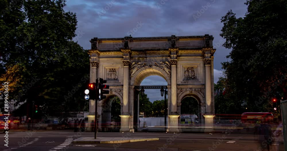 Day to night time lapse of Marble Arch at sunset, 30 seconds Day to night time lapse of Marble Arch at sunset, 30 seconds