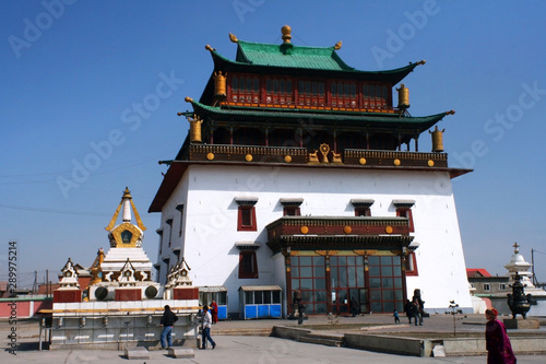 The main building in Gandantegchinlen Monastery ( Gandan ), 
