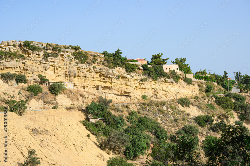 Felshügel mit dem orthodoxen Frauenkloster Aghia Irini, bei Rethymnon, Kreta, Griechenland
