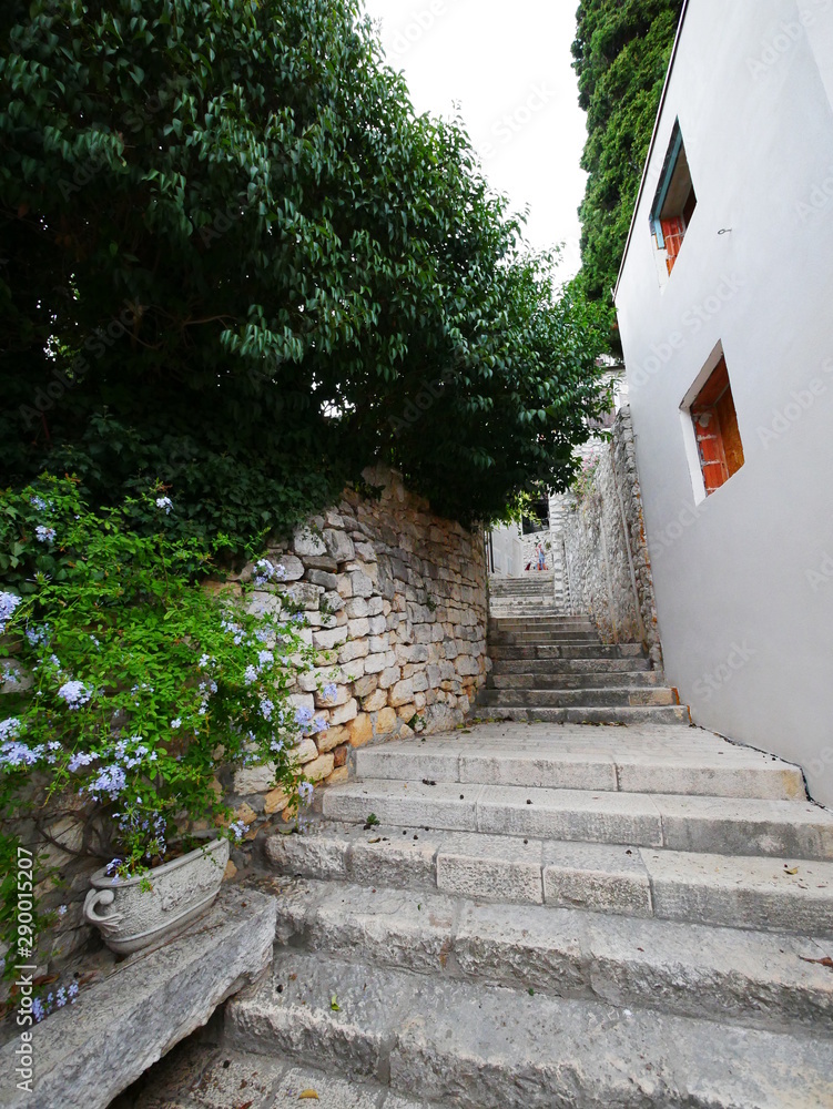 Rovinj, Kroatien: Stufen zum höchsten Punkt der Stadt