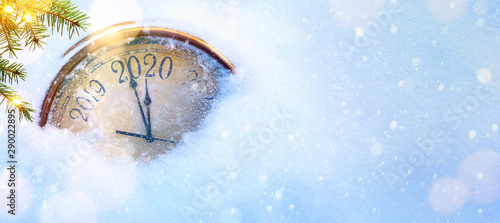 Foto 2020 Christmas and new years invitation banner background