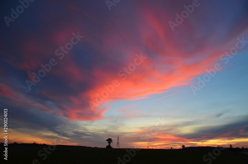 sundown  niebo  s  o  ce  sylwetka  wschody  krajobraz  chmura  charakter  chmura  drzew  pomara  cz  dzisiejszy wiecz  r  pi  kne  wieczorny  lud  czerwie    bl  kit  lato  pola