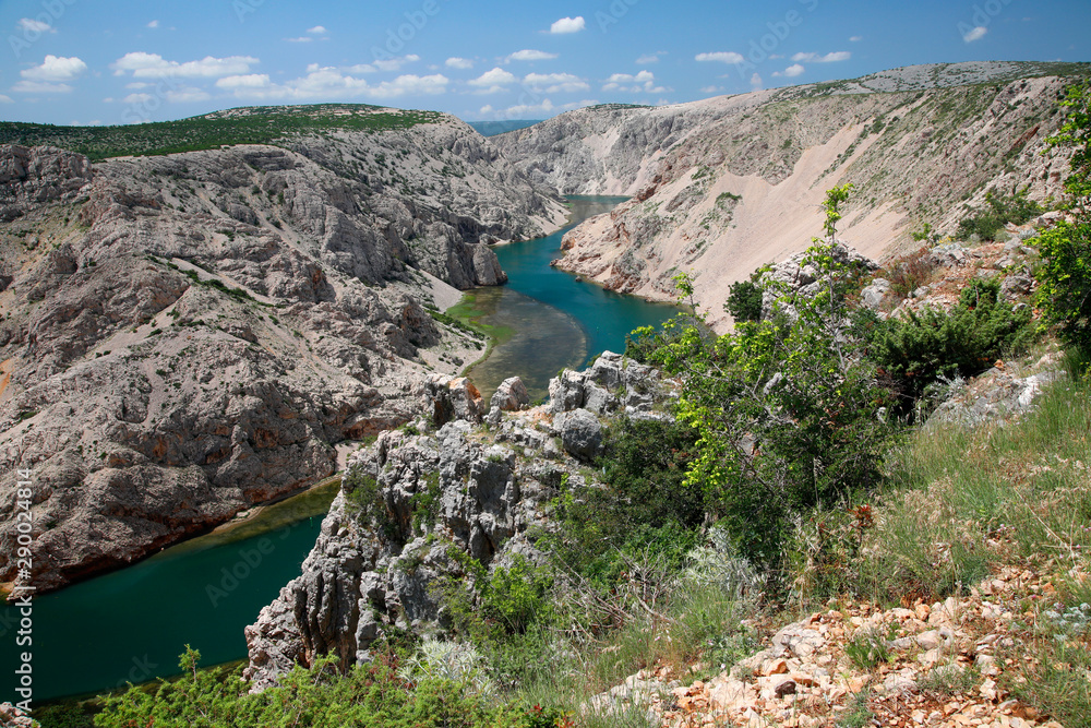 Canyon mit Fluss Zrmanja, Kroatien, Europa
