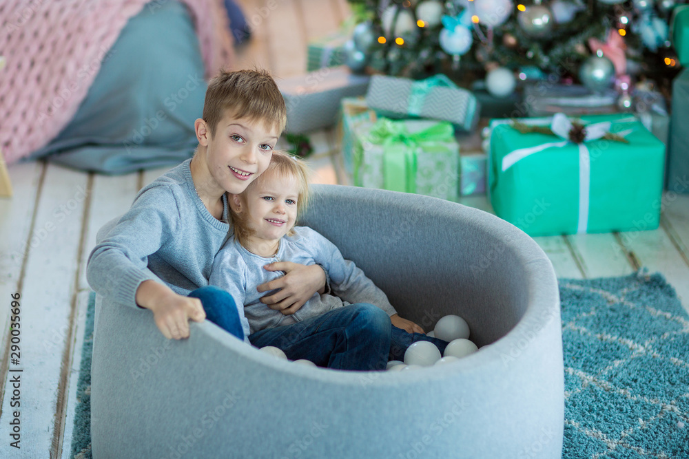 Obraz premium happy kids in christmas