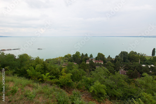 ハンガリー　ティハニ　バラトン湖 © こう