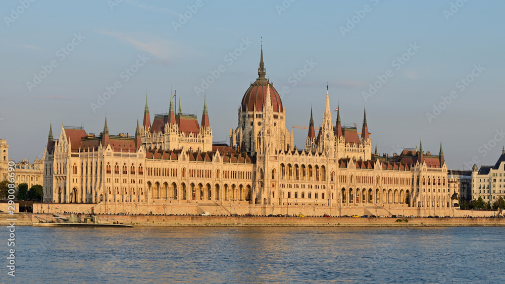 Obraz premium Hungarian Parliament, Budapest, Hungary.