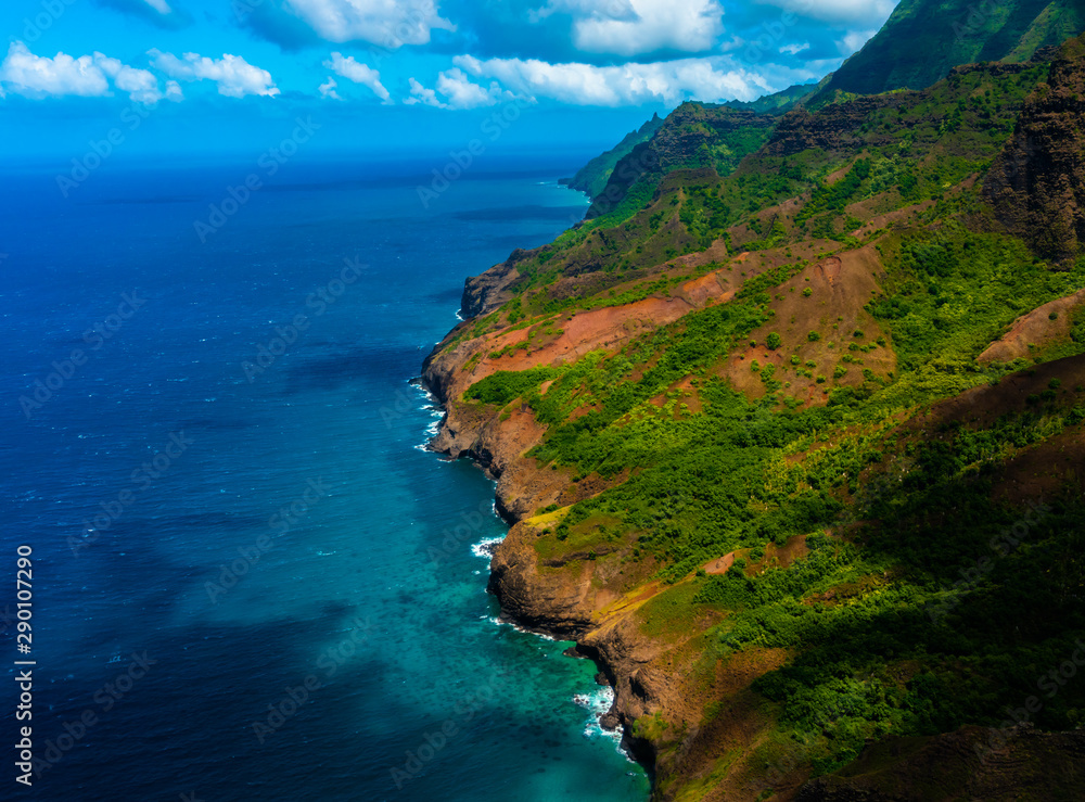 Amazing view of the Nāpali Coast State Wilderness Park in Kauai Island, Hawaii.